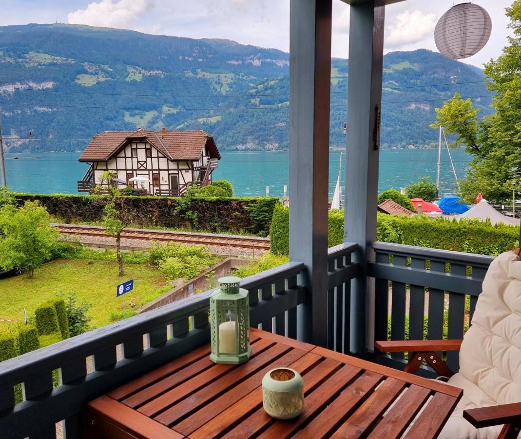 Strandhuesli Directly On Lake Thun Därligen 外观 照片